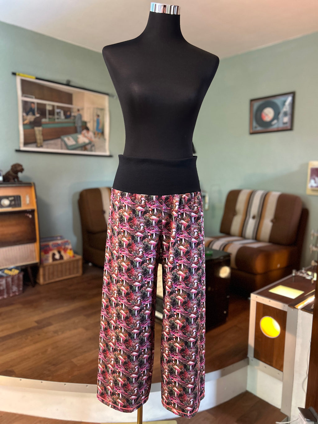 Culotte-Wohlfühlhose Wald und Pilze auf Pink