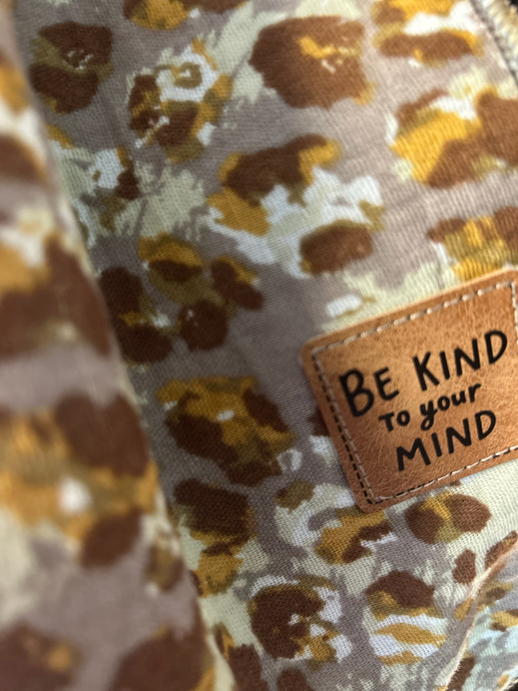 Gemusterter Musselin-Schal - "be kind to your mind" ⭐